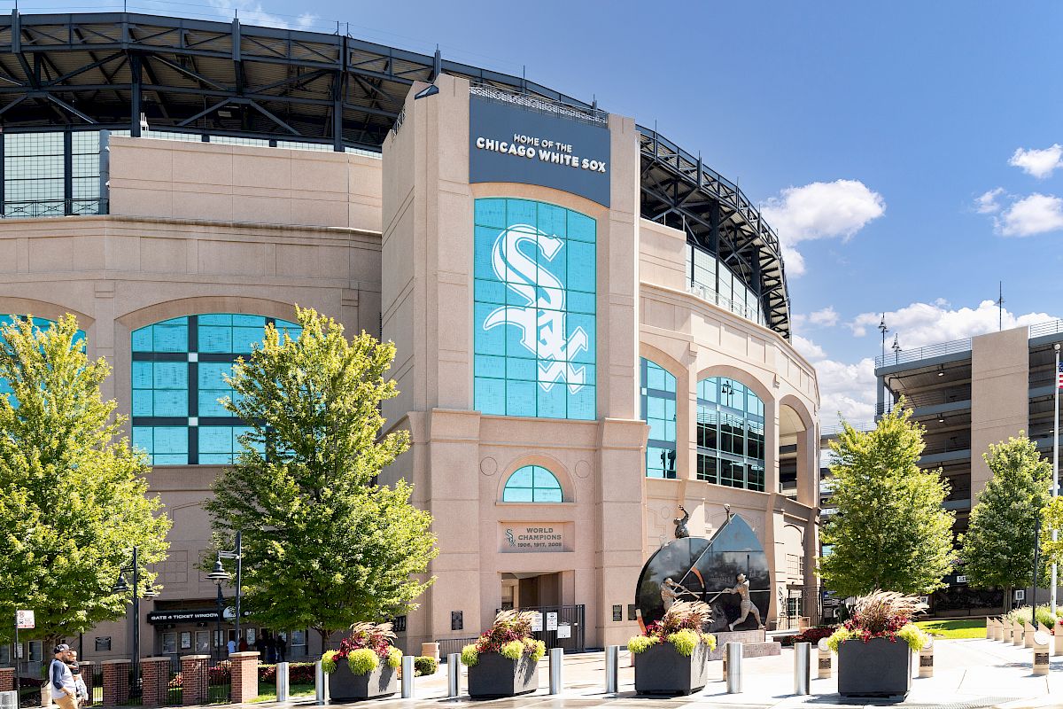 Hotels near Guaranteed Rate Field